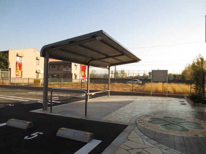 クローバーハウスの物件外観写真