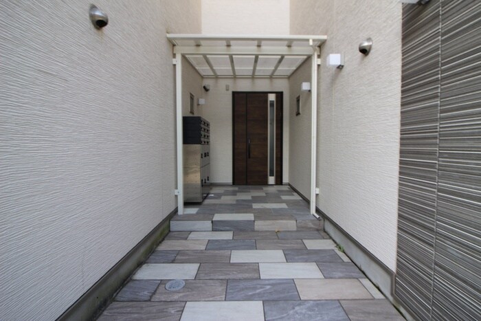 ロータス鴻池の物件外観写真