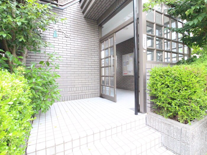 ファミ－ルシ－ダの物件外観写真