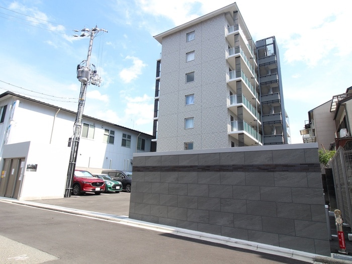 ｴｽﾘｰﾄﾞ京都梅小路ｱｳﾞｪﾆﾃ(609)の物件外観写真