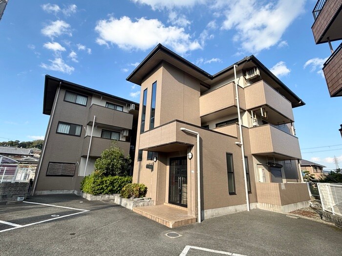 シャルム岡本の物件外観写真