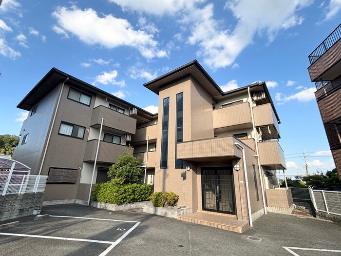 シャルム岡本の物件外観写真