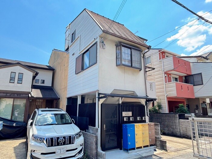 メイフラワー三条ありすがわの物件外観写真