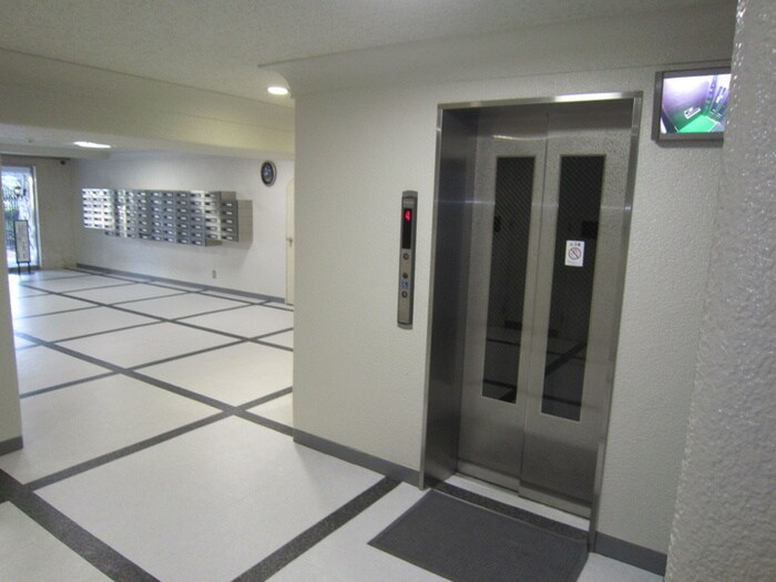 秀和南茨木レジデンス（402）の物件外観写真