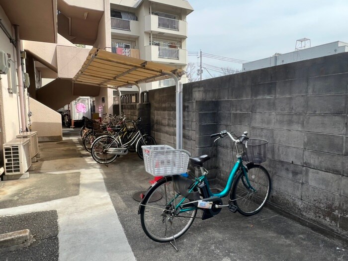 東田マンションの物件外観写真