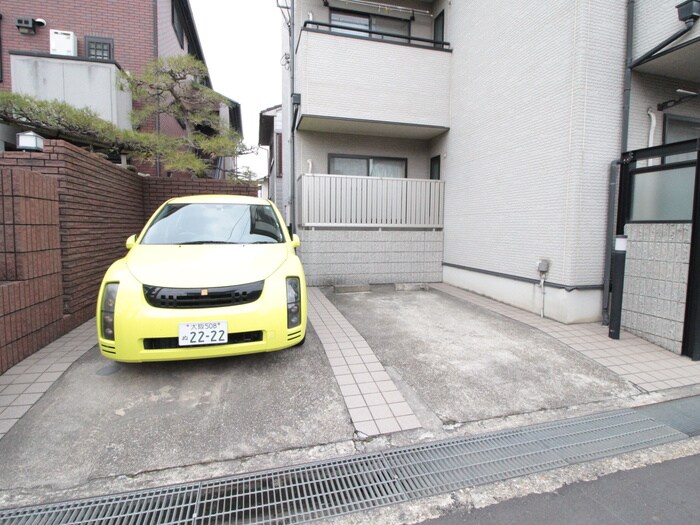 ヴレ・ロワイヤルの物件外観写真