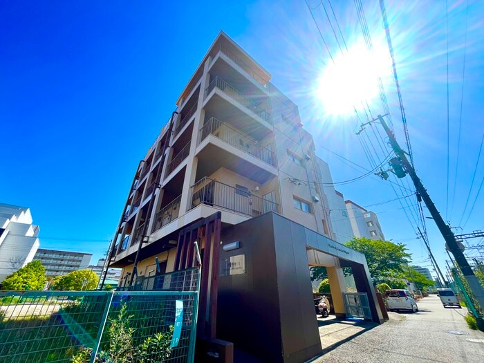 ルプリ－ズ西宮北口の物件外観写真