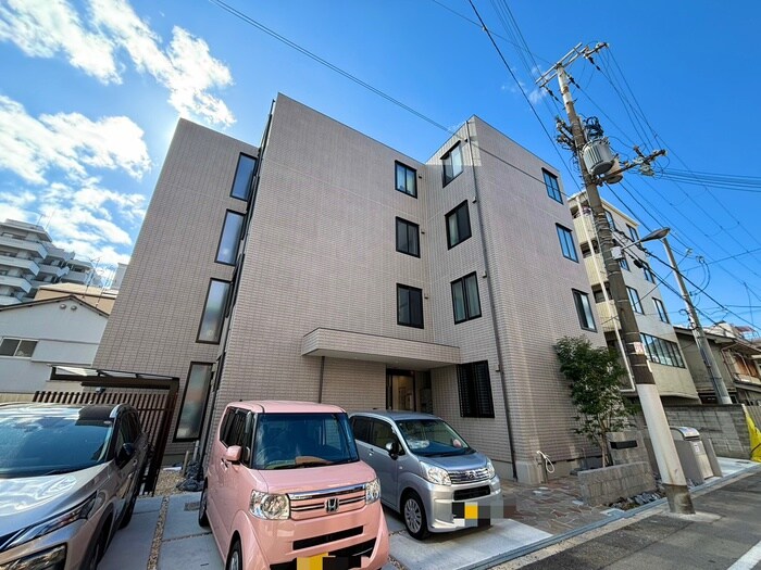 エレガンシアの物件外観写真