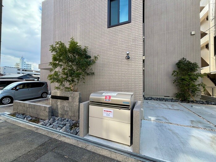 エレガンシアの物件外観写真