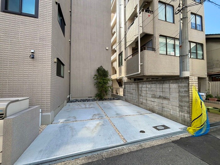 エレガンシアの物件外観写真