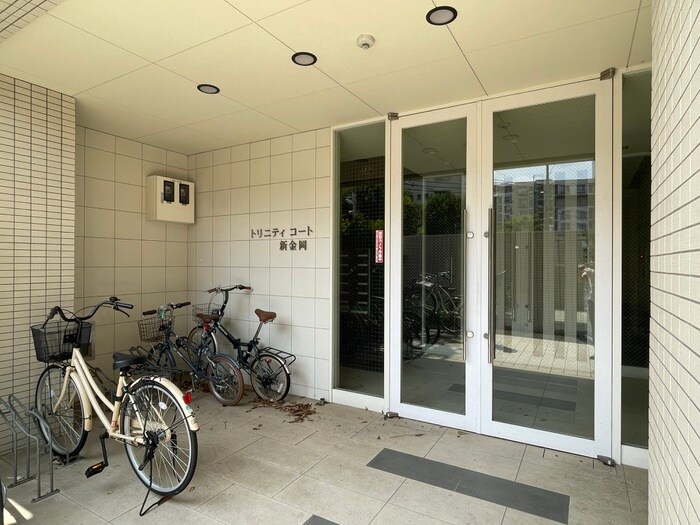 トリニティコート新金岡の物件外観写真