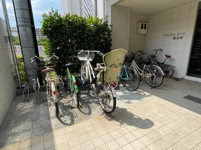 トリニティコート新金岡の物件外観写真