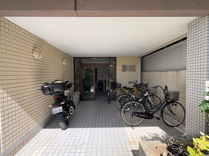 サンロゼヤマモトの物件外観写真