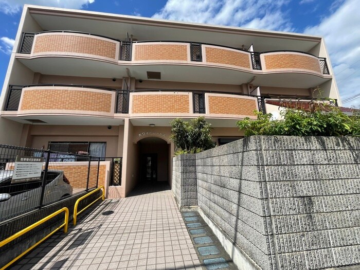 ホワイトロ－トスの物件外観写真