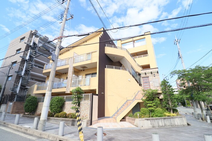 ジョ－ヌ・エ・ルポの物件外観写真