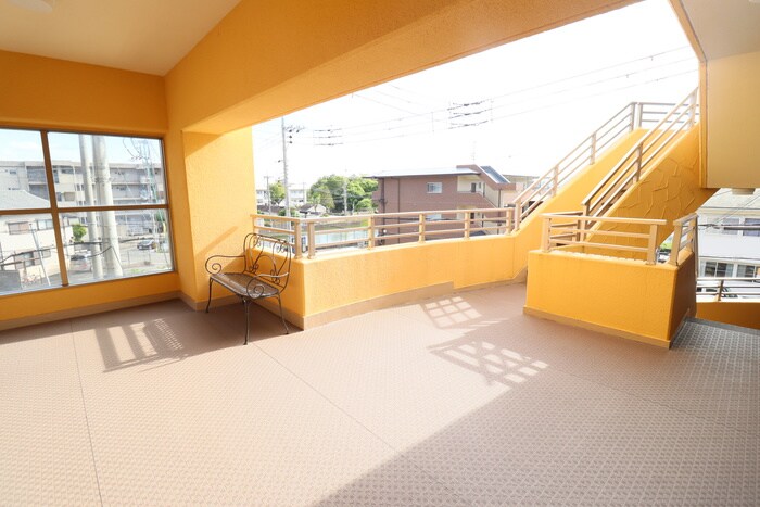 ジョ－ヌ・エ・ルポの物件外観写真