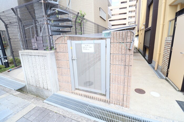 ジョ－ヌ・エ・ルポの物件外観写真