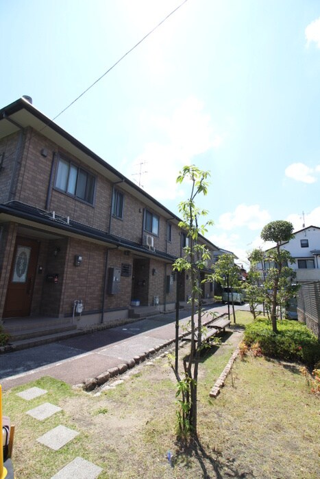 ボナール岩倉の物件外観写真