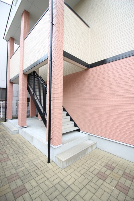 ライズ西昇の物件外観写真