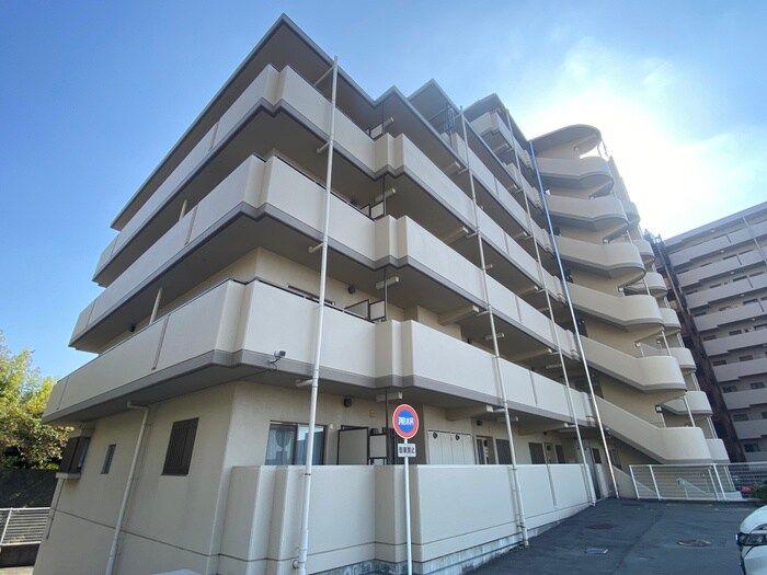 ナーシサス法橋の物件外観写真