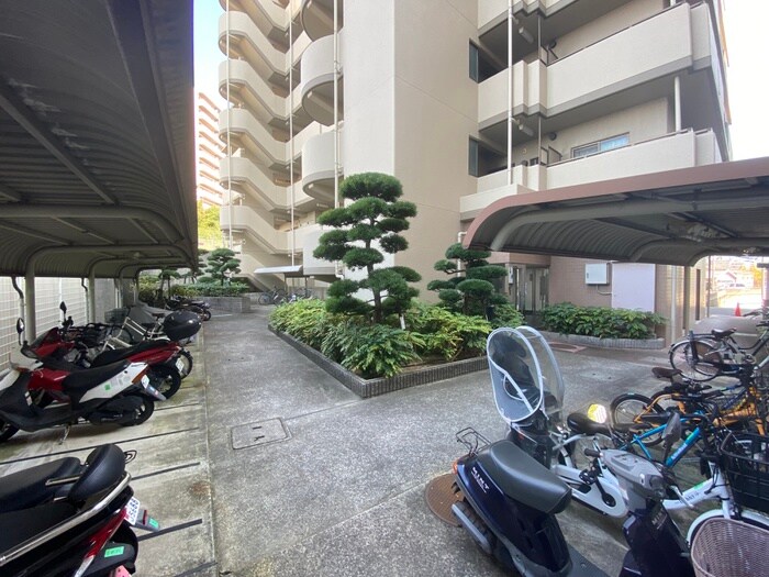 ナーシサス法橋の物件外観写真