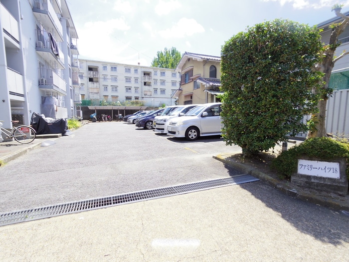 ファミリ－ハイツ１８の物件外観写真