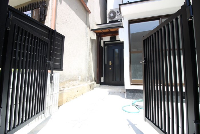 西蜂岡町9-97貸家の物件外観写真