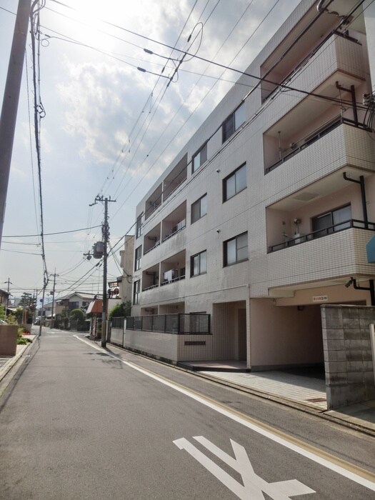 コア・ファ－スト山下の物件外観写真