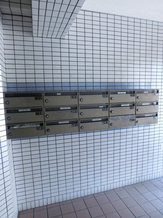 コア・ファ－スト山下の物件外観写真