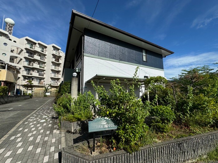 ティエラ甲東園の物件外観写真