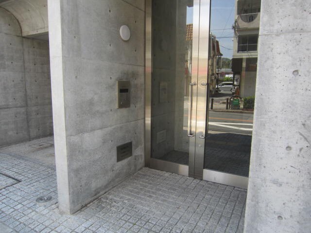 レイドール箕面の物件外観写真