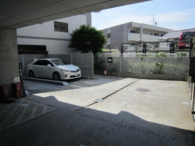 レイドール箕面の物件外観写真