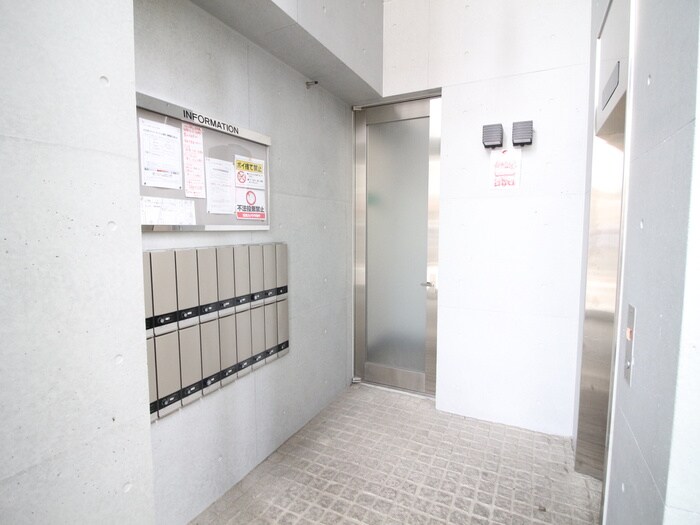 レイドール箕面の物件外観写真