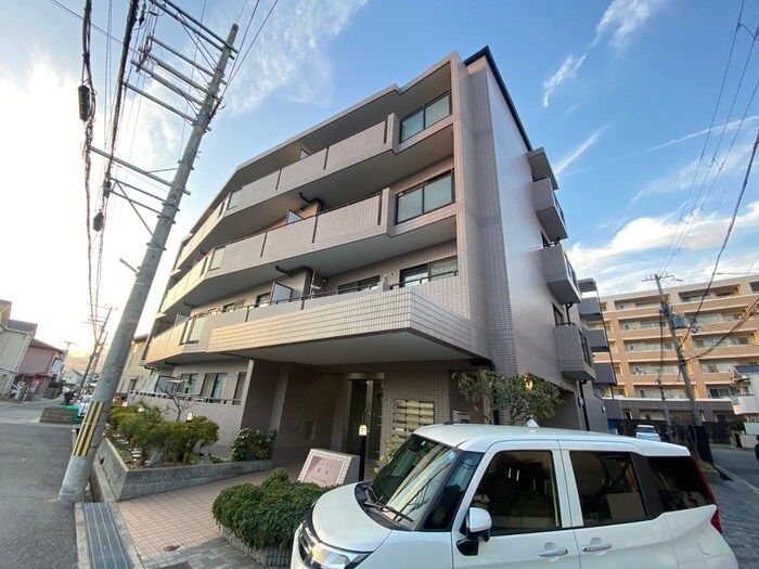 ビューメゾン津高の物件外観写真