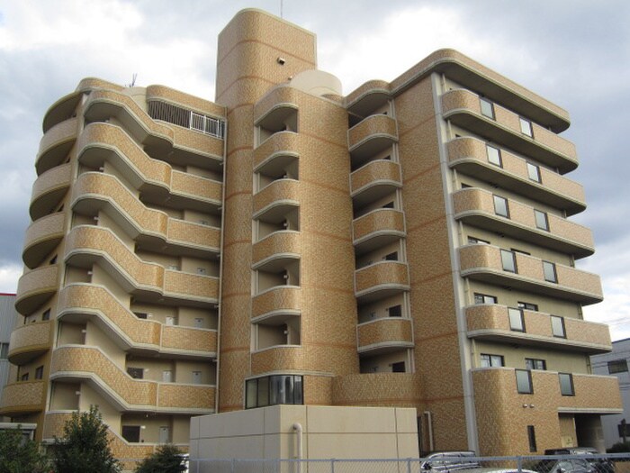 ハイツエンブレムの物件外観写真