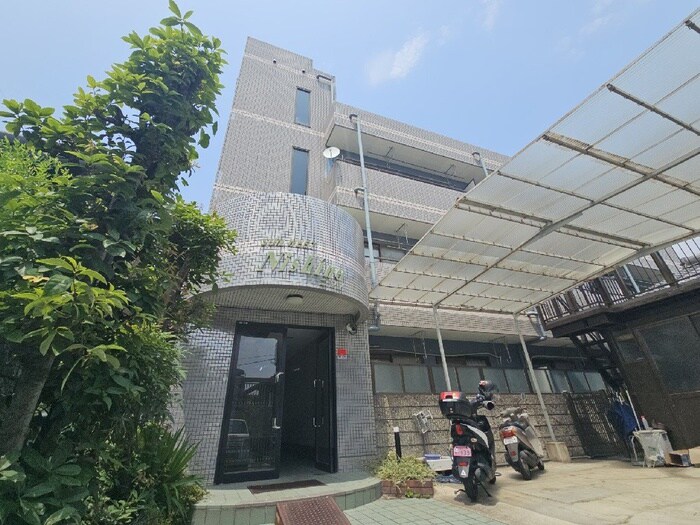 サンウエストニシノの物件外観写真