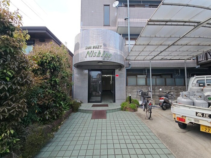 サンウエストニシノの物件外観写真