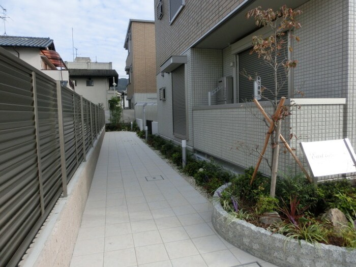 Ｅａｓｔ　ｆｏｒｅｓｔの物件外観写真