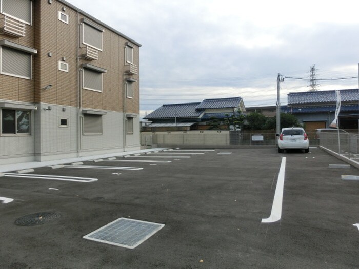 Ｅａｓｔ　ｆｏｒｅｓｔの物件外観写真