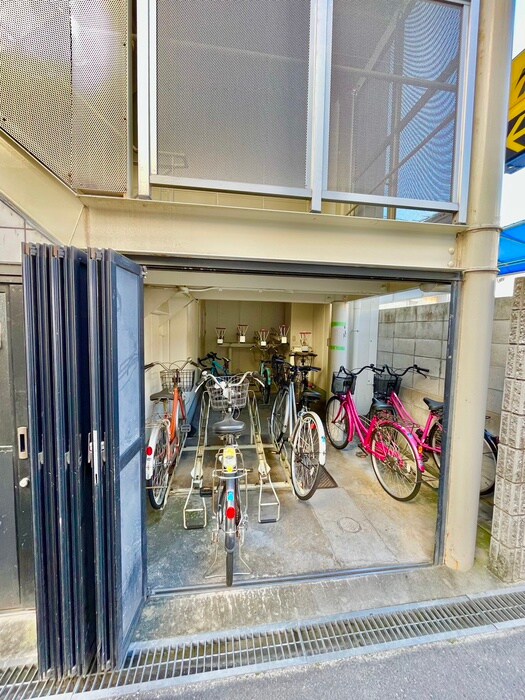 タイムハイツ布施の物件外観写真