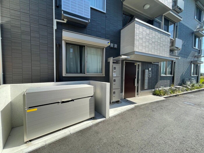 プラティア南里の西の物件外観写真