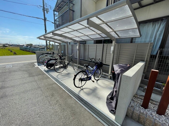 プラティア南里の西の物件外観写真