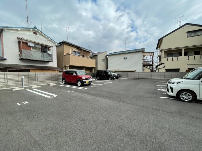 プラティア南里の西の物件外観写真