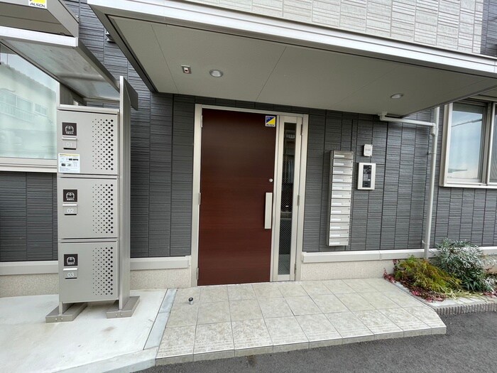 プラティア南里の西の物件外観写真