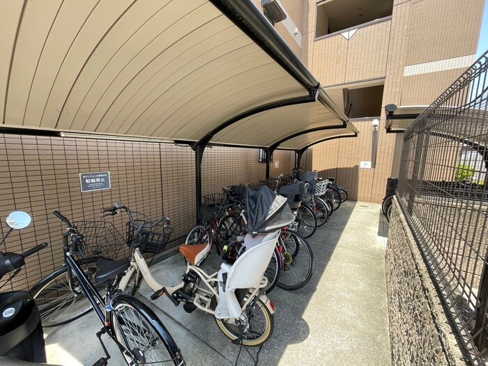 パ－ル久米田の物件外観写真