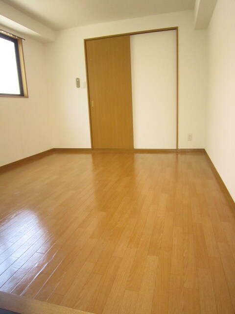 クィーンズコート天満の物件内観写真