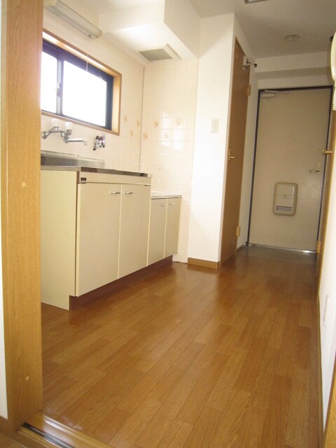 クィーンズコート天満の物件内観写真