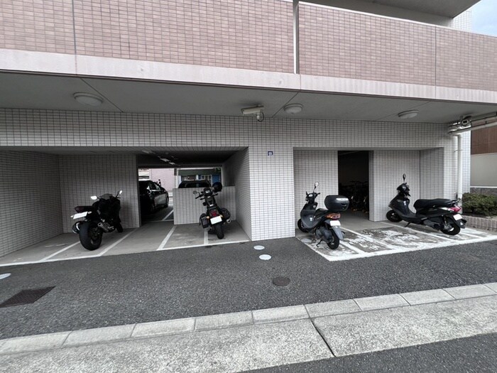 ﾚｼﾞｭｰﾙｱｯｼｭｱｰﾊﾞﾝｹﾞｰﾄ(908)の物件外観写真