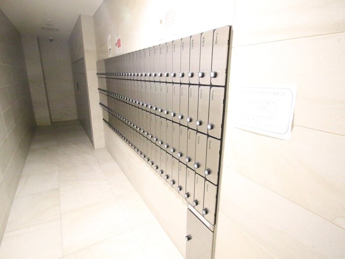 ﾌﾟﾚｻﾝｽOSAKADOMECITYｽｸｴｱ(905)の物件外観写真