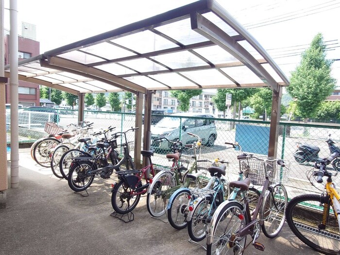 山下マンションの物件外観写真